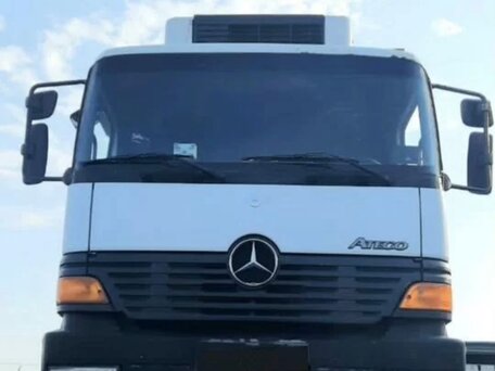 2000 Mercedes-Benz Atego, белый, 1700000 рублей, вид 2