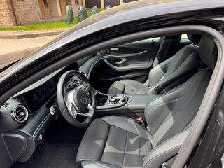 2020 Mercedes-Benz E-Класс 200 V (W213, S213, C238), чёрный, 4250000 рублей, вид 5