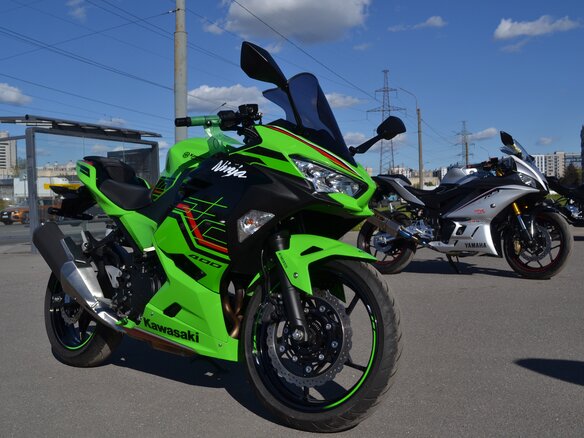 2023 Kawasaki Ninja 400, зелёный, 660000 рублей