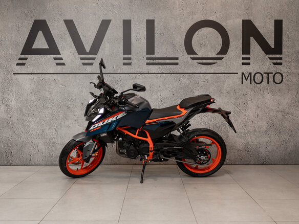 2025 KTM 390 Duke, синий, 699000 рублей - вид 4