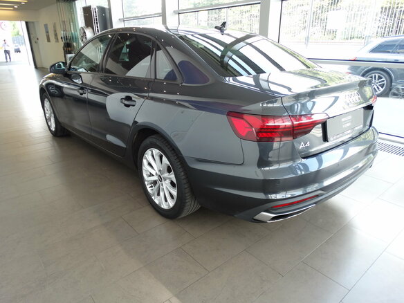 2021 Audi A4 35 TFSI V (B9) Рестайлинг, серый - вид 6