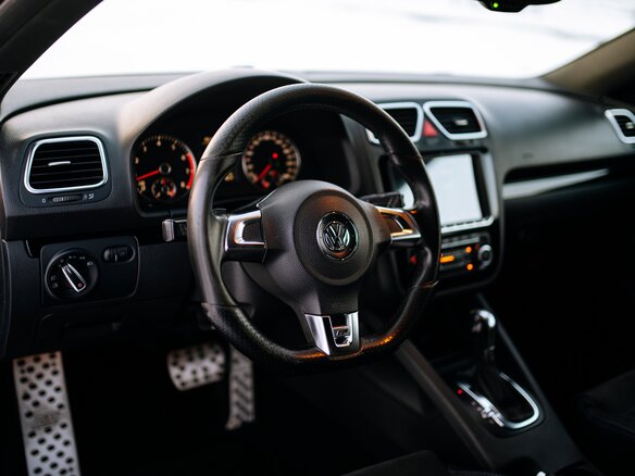 2010 Volkswagen Scirocco III, синий, 1440000 рублей - вид 10