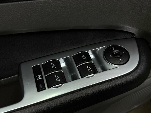 2010 Ford Focus II Рестайлинг, чёрный - вид 10