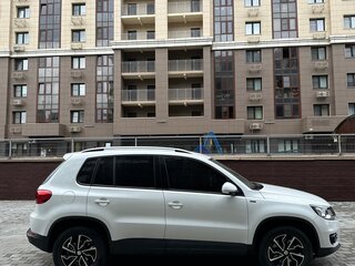 2016 Volkswagen Tiguan I Рестайлинг, белый, 1800000 рублей, вид 5