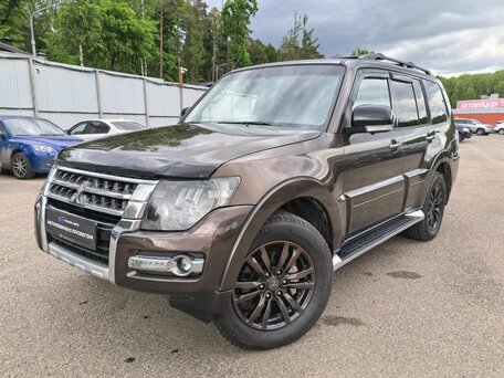 2017 Mitsubishi Pajero IV Рестайлинг 2, коричневый, 2659000 рублей, вид 3