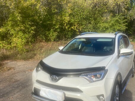 2018 Toyota RAV4 IV (XA40) Рестайлинг, белый, 2400000 рублей, вид 2