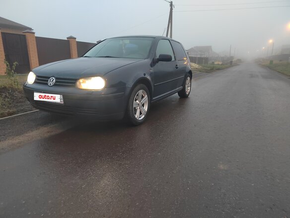 1999 Volkswagen Golf IV, синий, 410000 рублей
