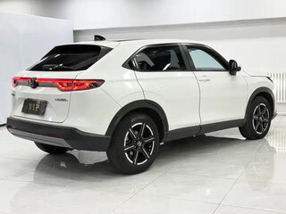 2023 Honda Vezel II, белый, 1750000 рублей, вид 4