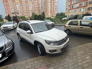 2013 Volkswagen Tiguan I Рестайлинг, белый, 1550000 рублей, вид 3