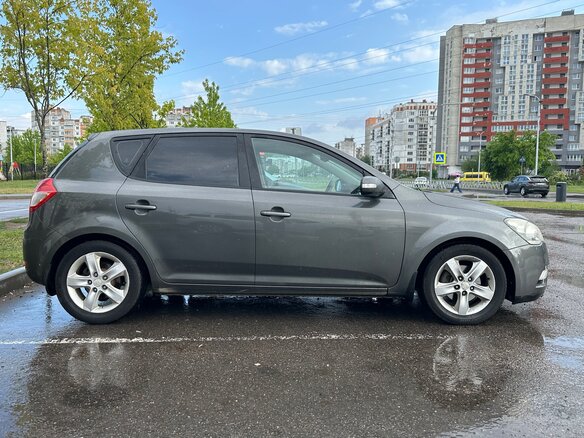 2011 Kia Ceed I Рестайлинг, серебристый, 790000 рублей - вид 1