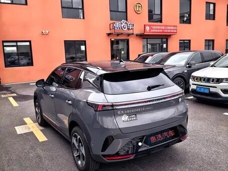 2026 Lynk & Co 06 I Рестайлинг, серый, 1450000 рублей, вид 4