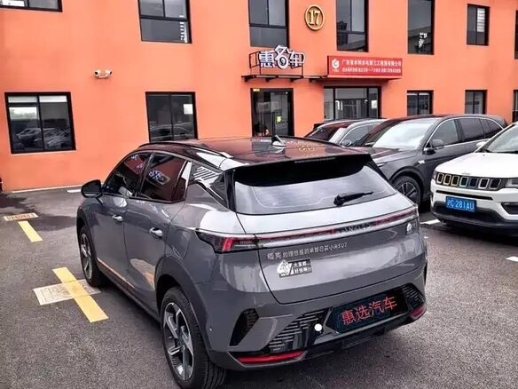 2026 Lynk & Co 06 I Рестайлинг, серый, 1450000 рублей - вид 3