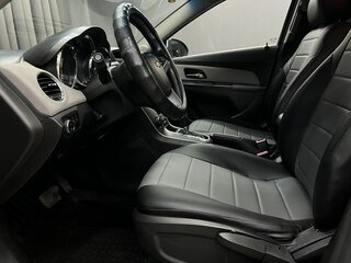 2011 Chevrolet Cruze I, серебристый, 699888 рублей, вид 5