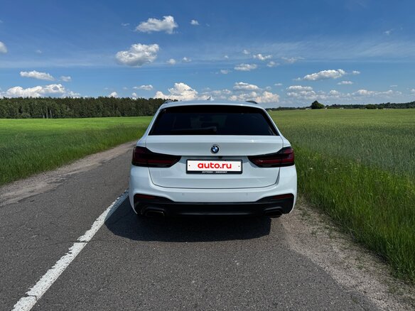 2019 BMW 5 серии 530d xDrive VII (G30/G31/G38), белый, 4200000 рублей - вид 8