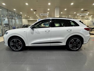 2026 Audi Q5 45 TFSI III (GU), белый, 8620000 рублей, вид 4