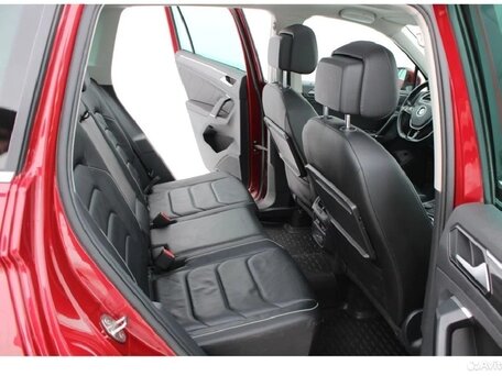 2018 Volkswagen Tiguan II, пурпурный, 2200000 рублей, вид 5