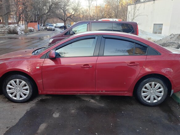 2011 Chevrolet Cruze I, красный, 550000 рублей - вид 2