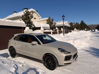 2021 Porsche Cayenne III, серый, 6900000 рублей, вид 3