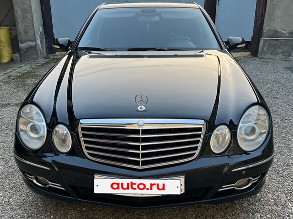 2002 Mercedes-Benz E-Класс 500 III (W211, S211), чёрный, 1150000 рублей - вид 2