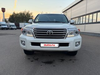 2012 Toyota Land Cruiser 200 Series Рестайлинг 1, белый, 3800000 рублей, вид 2