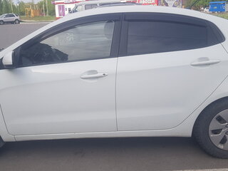 2013 Kia Rio III, белый, 850000 рублей, вид 4