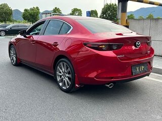 2022 Mazda 3 IV (BP), красный, 1450000 рублей, вид 4