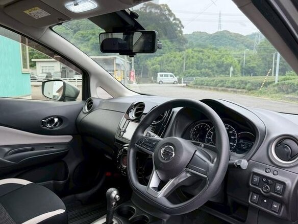 2019 Nissan Note II Рестайлинг, серебристый, 720000 рублей - вид 6