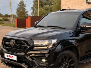 2017 Toyota Land Cruiser 200 Series Рестайлинг 2, чёрный, 6690000 рублей, вид 1