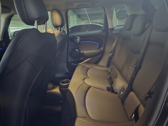 2023 Mini Hatch Cooper III (F55/F56) Рестайлинг 2, чёрный - вид 11