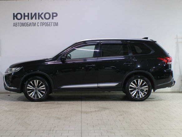 2018 Mitsubishi Outlander III Рестайлинг 3, чёрный, 1929000 рублей - вид 6