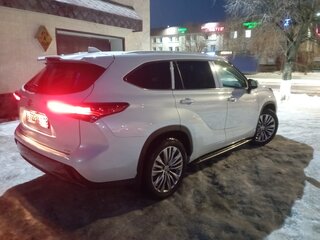 2022 Toyota Highlander IV (XU70), белый, 8200000 рублей, вид 4