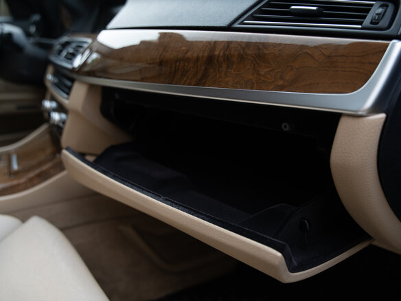 2010 BMW 5 серии 535i VI (F10/F11/F07), чёрный, 2500000 рублей - вид 14