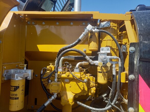 2016 Caterpillar 320D, жёлтый, 6400000 рублей - вид 6