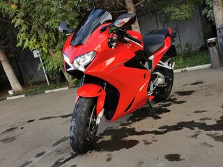 2015 Honda VFR 800, красный, 765000 рублей, вид 1
