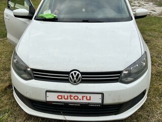 2014 Volkswagen Polo V, белый, 950000 рублей, вид 2
