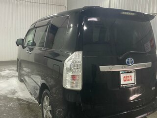 2010 Toyota Voxy II (R70) Рестайлинг, чёрный, 1200000 рублей, вид 4