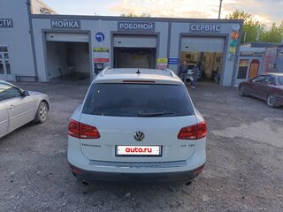 2015 Volkswagen Touareg II Рестайлинг, белый, 2760000 рублей, вид 4
