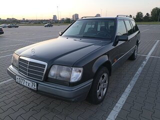 1994 Mercedes-Benz E-Класс 200 I (W124), чёрный, 550077 рублей, вид 2