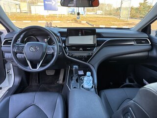 2022 Toyota Camry VIII (XV70) Рестайлинг, белый, 2750000 рублей, вид 2