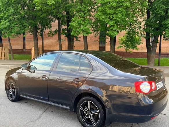 2009 Volkswagen Jetta V, чёрный - вид 3