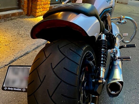 2013 Harley-Davidson V-Rod Muscle, белый, 5100000 рублей - вид 2