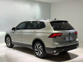 2023 Volkswagen Tiguan L II Рестайлинг (China Market), серебристый, 2450100 рублей, вид 4