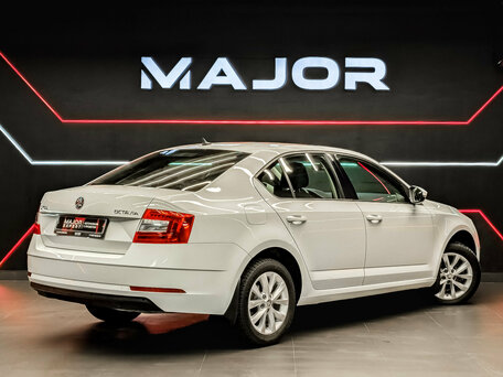 2019 Skoda Octavia III (A7) Рестайлинг, белый, 1890000 рублей, вид 5