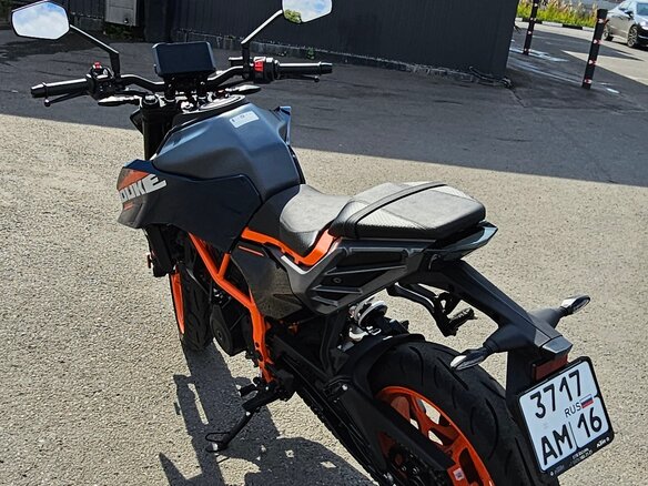 2024 KTM 390 Duke, синий, 590000 рублей - вид 3