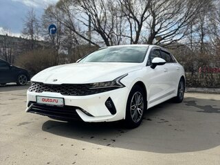 2020 Kia K5 III, белый, 2400000 рублей, вид 1