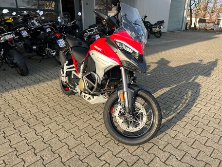 2022 Ducati Multistrada V4, красный, 2600000 рублей, вид 1