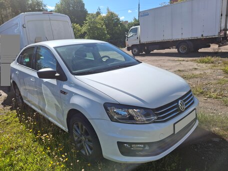 2020 Volkswagen Polo V Рестайлинг, белый, 960000 рублей, вид 1