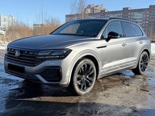 2022 Volkswagen Touareg III, чёрный, 8350000 рублей, вид 1