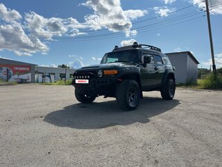 2007 Toyota FJ Cruiser, зелёный, 4500000 рублей, вид 2