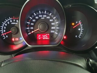 2016 Kia Rio III Рестайлинг, серебристый, 1400000 рублей, вид 4